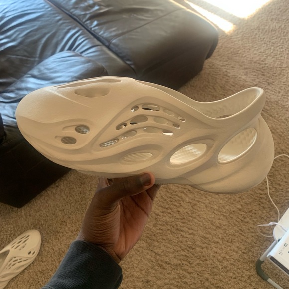 Selling Adidas foam runners (sand)